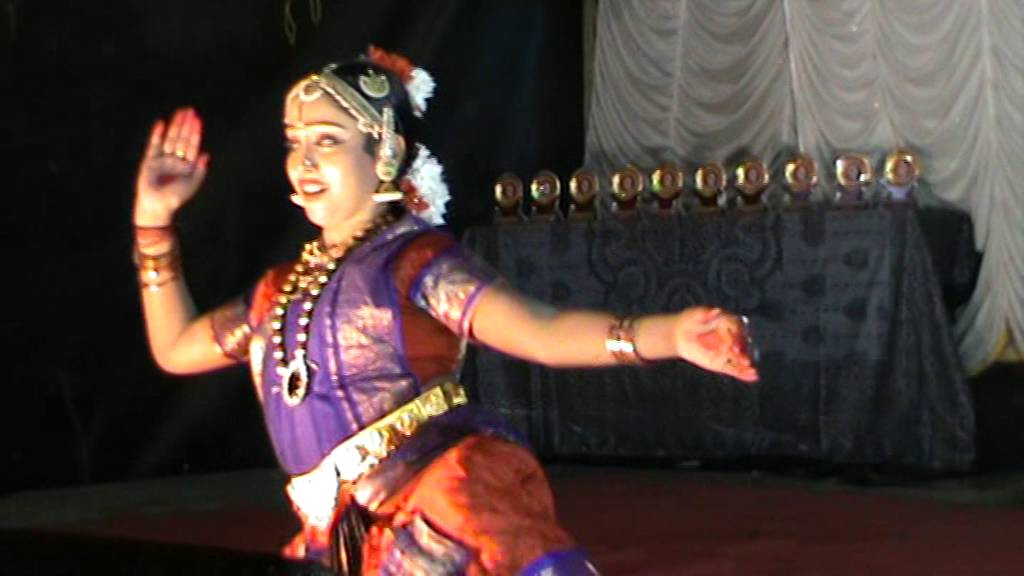 Asha Sarath Harivarasanam Dance