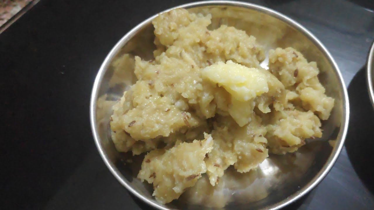 Maida Ka aata. simple breakfast. Rajasthani khichiya👌👌ka aata.