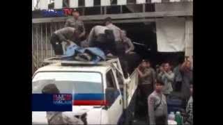 Download lagu Polisi Datangi Glodok, Jakarta Barat, Untuk Razia VCD Bajakan - BIM 18/05