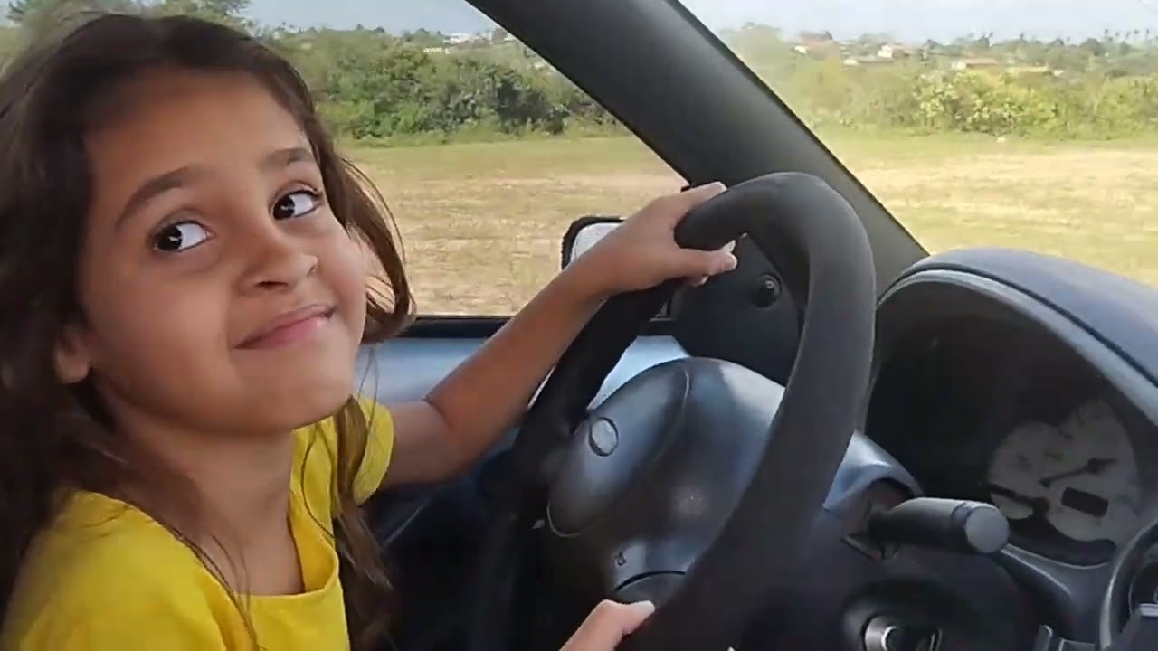 VLOG DE LUNNA ( Minha mãe dando umas broncas e eu pensando que estava em velozes e furiosos kkkkk)😱