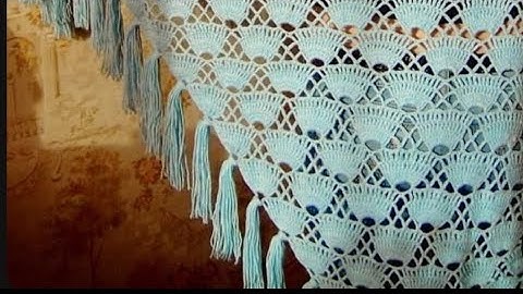 How to Crochet a Stunning Triangle Shawl – Easy Beginner Tutorial!"