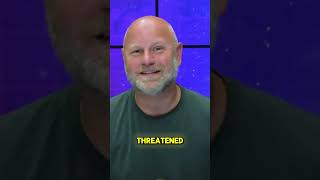 Trump THREATENS Chris Christie