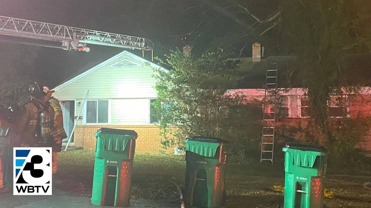Dozen Displaced After Fire Intentionally Set In West Charlotte - YouTube