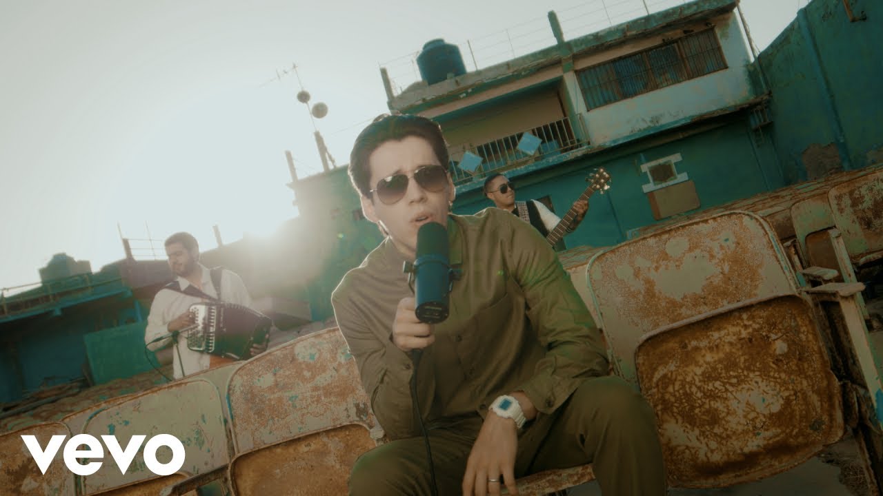 Diferente Nivel - Varios Años (Video Oficial)