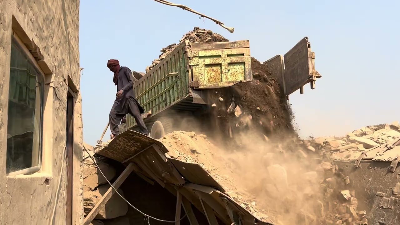 How stone Crushing works? 🔥Sand Crushing 🔥ASMR HOW to Crush Rocks  ? heavey Machinery#goviral 