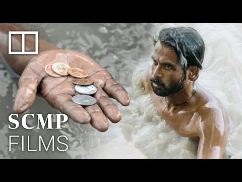 The coin divers of India