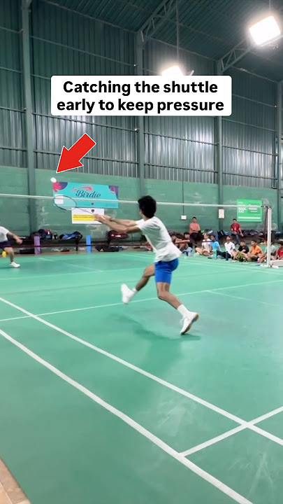 Punish the Weak Serve! 😡 #badminton