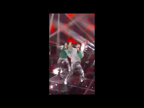 [1THE9] one of the taekhyeon shoes off in MUSIC BANK