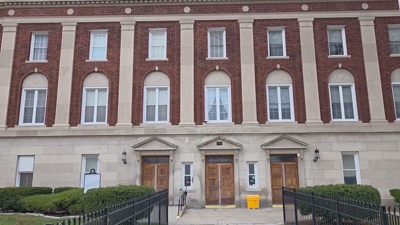 Здание Масонского храма было построено в 1922 году на Уэлетт-авеню в центре Виндзора, Онтарио. 