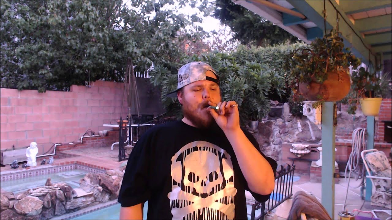 DOE'S DANK REVIEW TKO EDIBLE'S BROWNIE AND CALISTICK VAPE