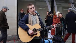 Rhys McPhillips Sings “House of the Rising Sun” – Powerful Busking on Grafton Street 🎶