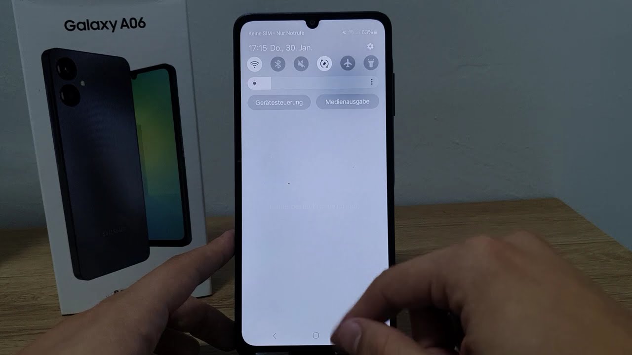 So schalten Sie die adaptive Helligkeit auf dem Galaxy A06 ein oder aus