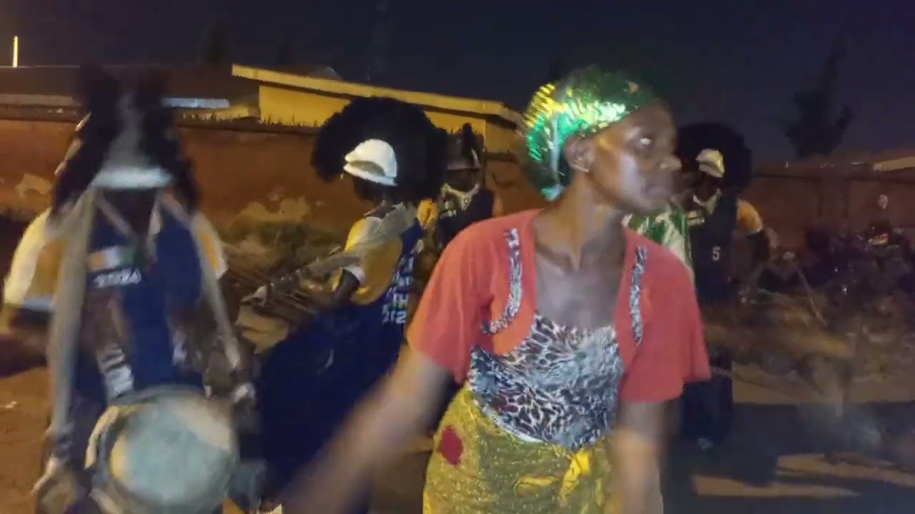 Au funérailles du Papa de l'ami de Uber à Korhogo Soba