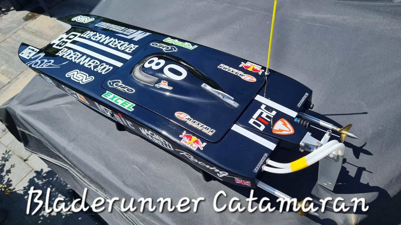 RC Boat - Fast Electric - BLADERUNNER 800 Twin - New Project