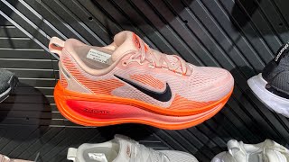 ◆正規品◆NIKE VOMERO 18 ATMOSPHERE BRIGHT CRIMSON(W)◆人気 mqdefault.jpg