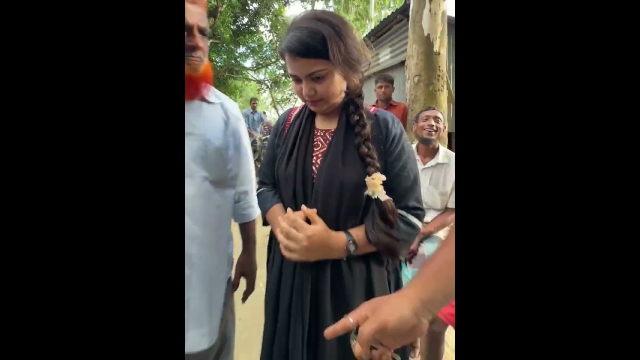 প্রেমিক সহ পালানোর চেষ্টা, বাবা আর সামির হাতে ধরা পড়ে গেল তরুণী