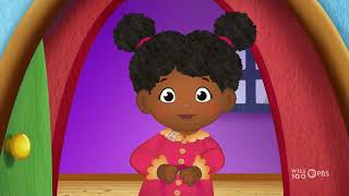 Pbs Kids Program Break Lets Go Luna Luna Christmas Around The World
