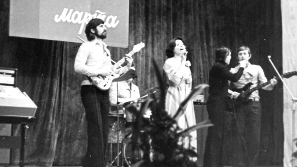 Искатели Там где клен шумит - YouTube