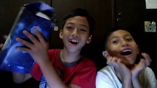 Buka buka kado dulu yuks! Ft.Rayhan