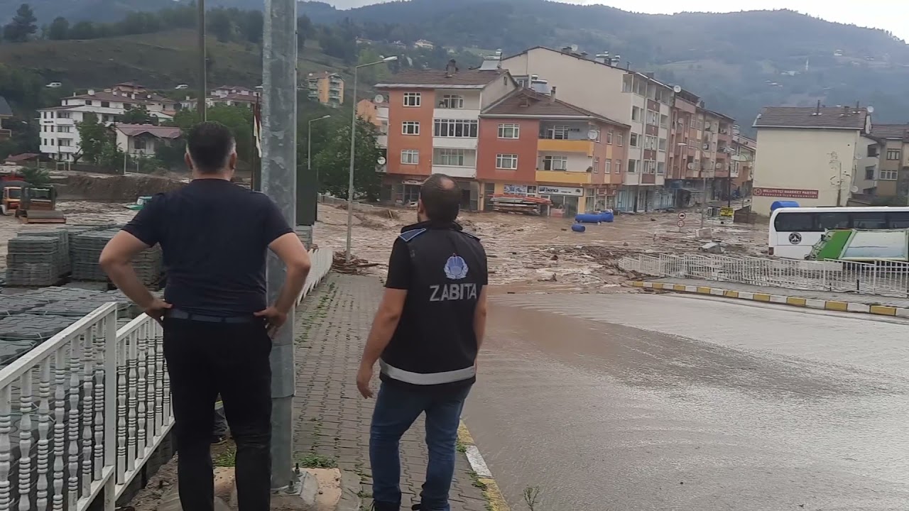 Şenpazar ve Cide'de sel afeti (Sel önüne gelen herşeyi yıkıp geçti)