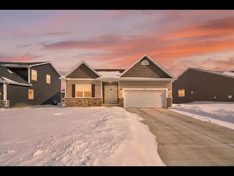 6156 Summerbrooke Circle, Fowlerville, MI home video tour