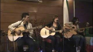 acoustic band d'cinnamons mayday i'm in love (live).mpg