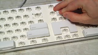 Restoring an Apple A1048 keyboard Restoring an Apple A1048 keyboard
