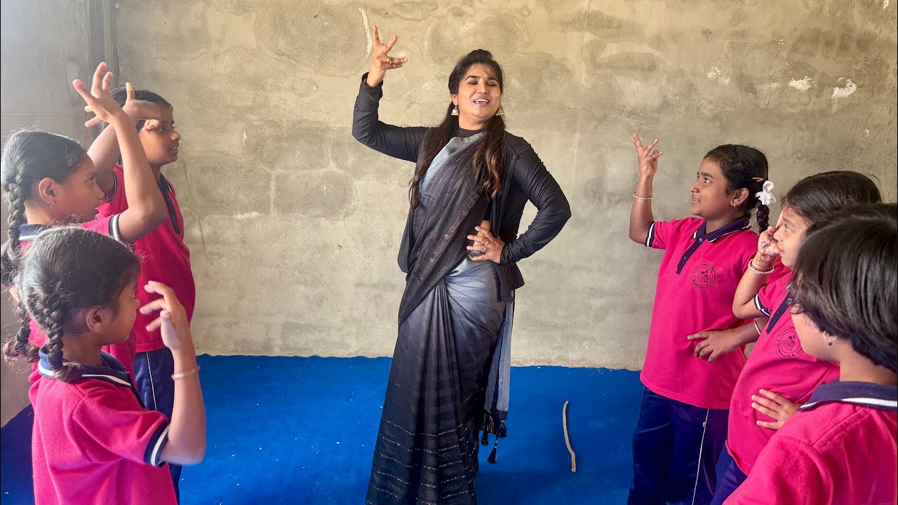 ನಾ ಮುದುಕಿಯಾದರೆ ಏನಂತೆ 👌|| ಅಭಿನಯ ಗೀತೆ || Naa Mudukiyaadarenante || Kannada action song || Rhymes 