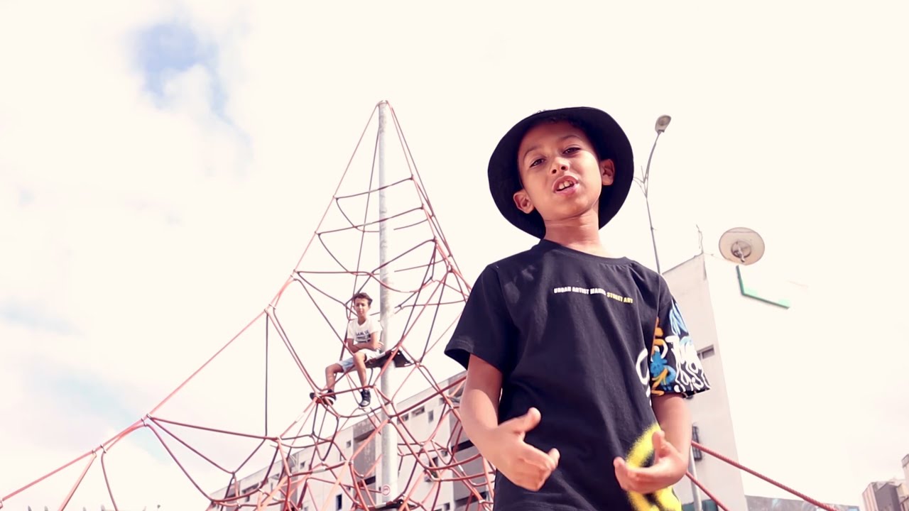 ADEMO - LA MOULA ( Official Music Video ) 4k [ PROD BY GRRAPA ]