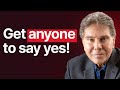 How to Get People to Say "Yes" | Robert Cialdini | The Knowledge Project 122