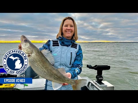 2403 January 18 – This week we hit the Grand River for Steelhead, then we go to Saginaw Bay for Walleye, and we see what some viewers have been up to on our Bragging Board!