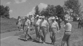 08/16/55 President Eisenhower plays golf while on vacation in Denver