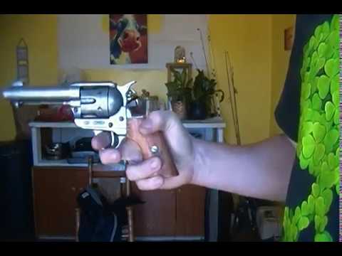 Basic Gun Spinning: The Forward And Backward Spin. Yo Mama