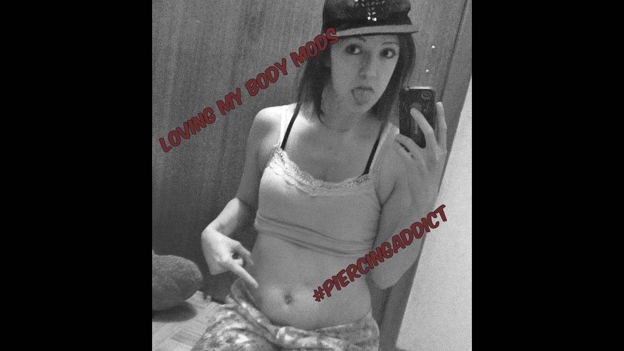 Changing My Belly Button Ring For The Second Time - YouTube