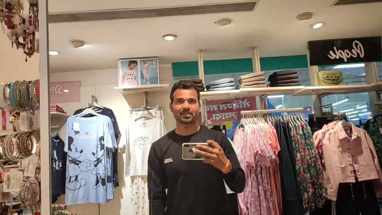 Cheeku go to The Rave Moti mall, Rawatpur 