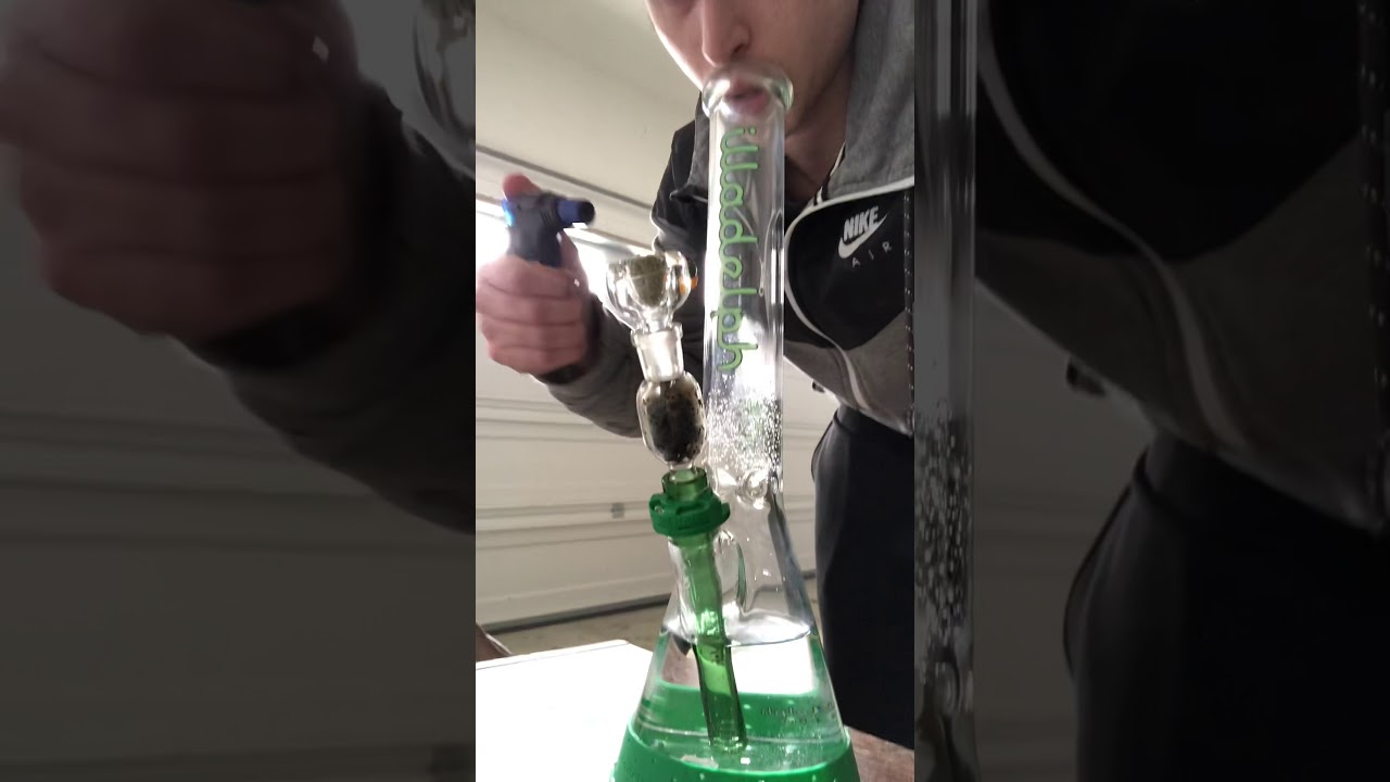 17 inch Illadelph Short Green Beaker with Rasta downstem Carbon filter and Rasta slide