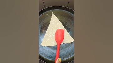 How To Make Triangle Chapati | Roti | Chapati #shorts #shortfeed #ytshorts #subscribe