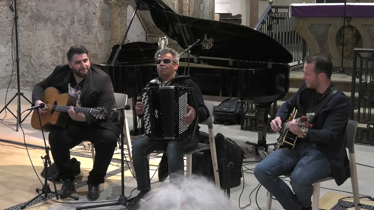 Railo Helmstetter, Guitare, Marcel Loeffler, accordéon et Francko Mehrstein, guitare