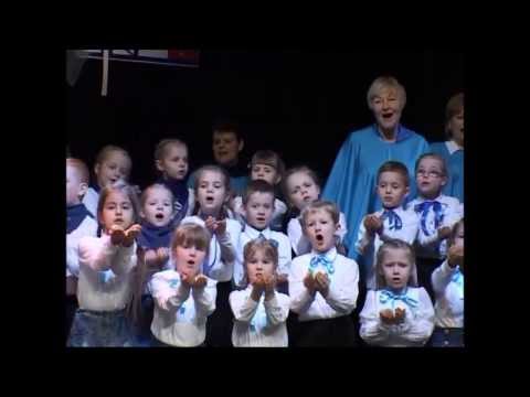 Daina „Dainuoja pajūrio vaikai" (atlieka jungtinis vaikų choras) - Muzika darzelyje (chords)