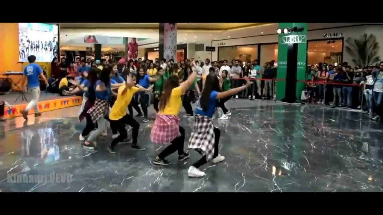 Laadi Gudiye by Kuldeep Sharam Performance At Elante Mall Chandigarh