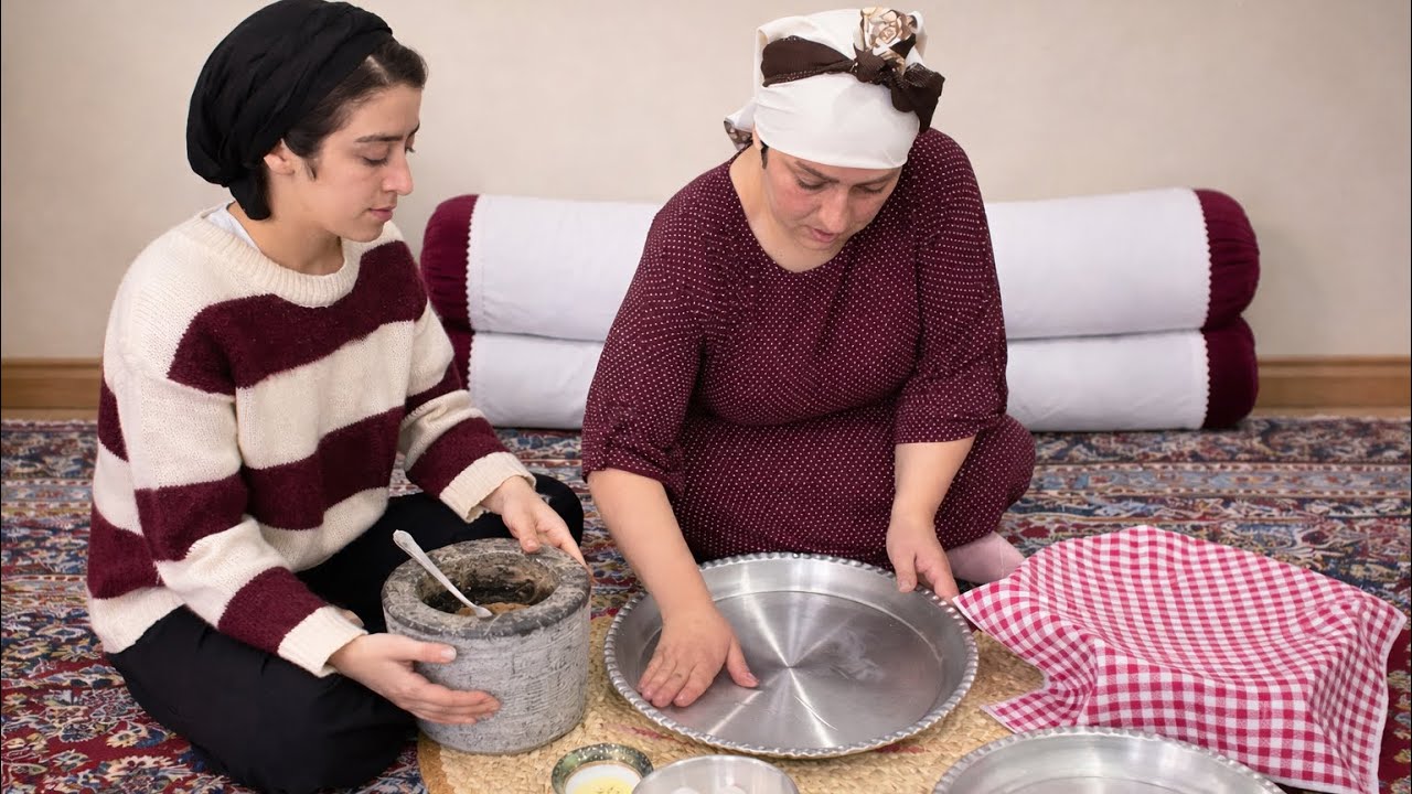 ‏Autumn Rainy Day | Cooking Stuffed Mountain Bread in a Pot