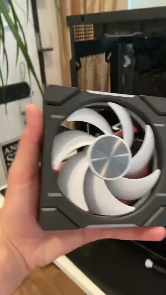 Lägger till en phantek d30 fäkt #dator #pc #svenska #borås #fläkt #fan ...