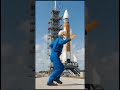 Huesudo viaja a la luna en el orión
