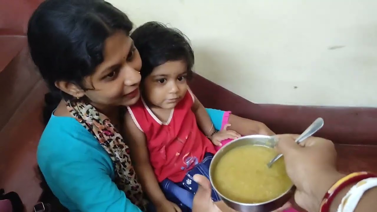 ভাইফোঁটার আগে দিন থেকেই সব কিছু প্রস্তুতি চলছে🙂শ্রীজি মোমো🥟খাবে বলছে😧কেমন করে এলোভেরা খাচ্ছে শ্রীজি😟