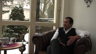 2 Beton-Cadillacs In Form Der Nackten Maja