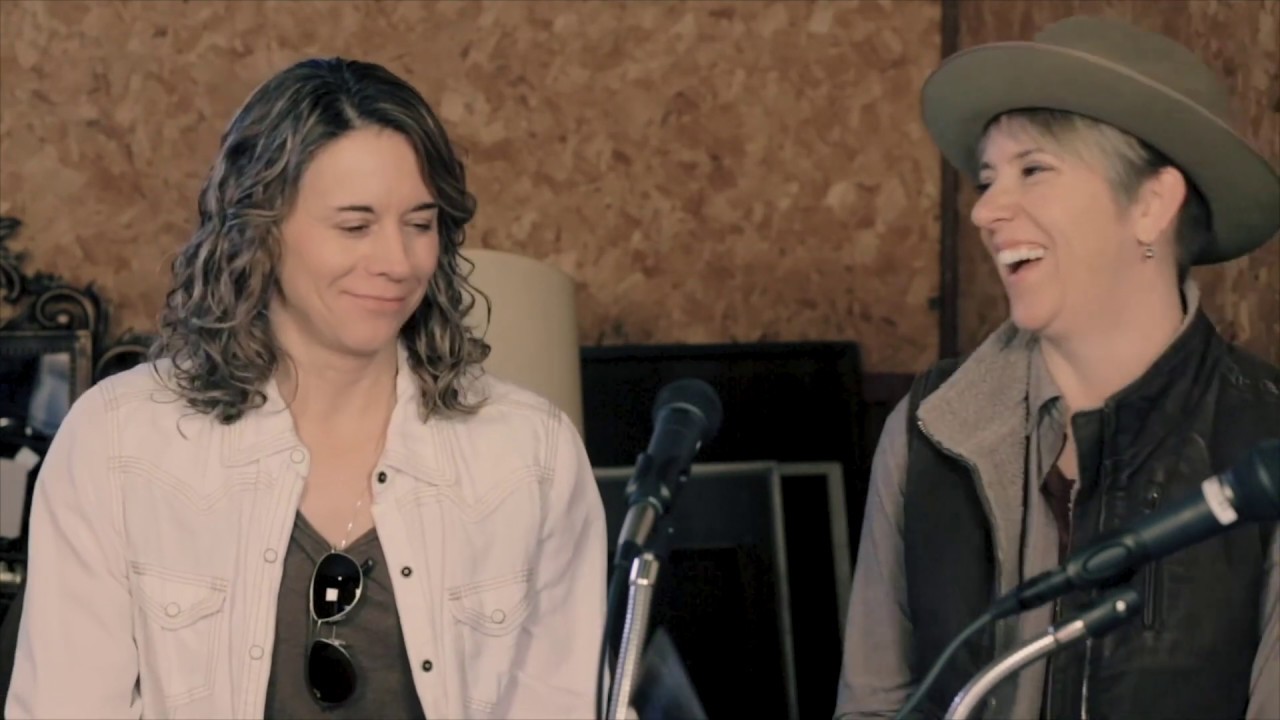 Mini-Shine with Cari Ray & The Shaky Legs