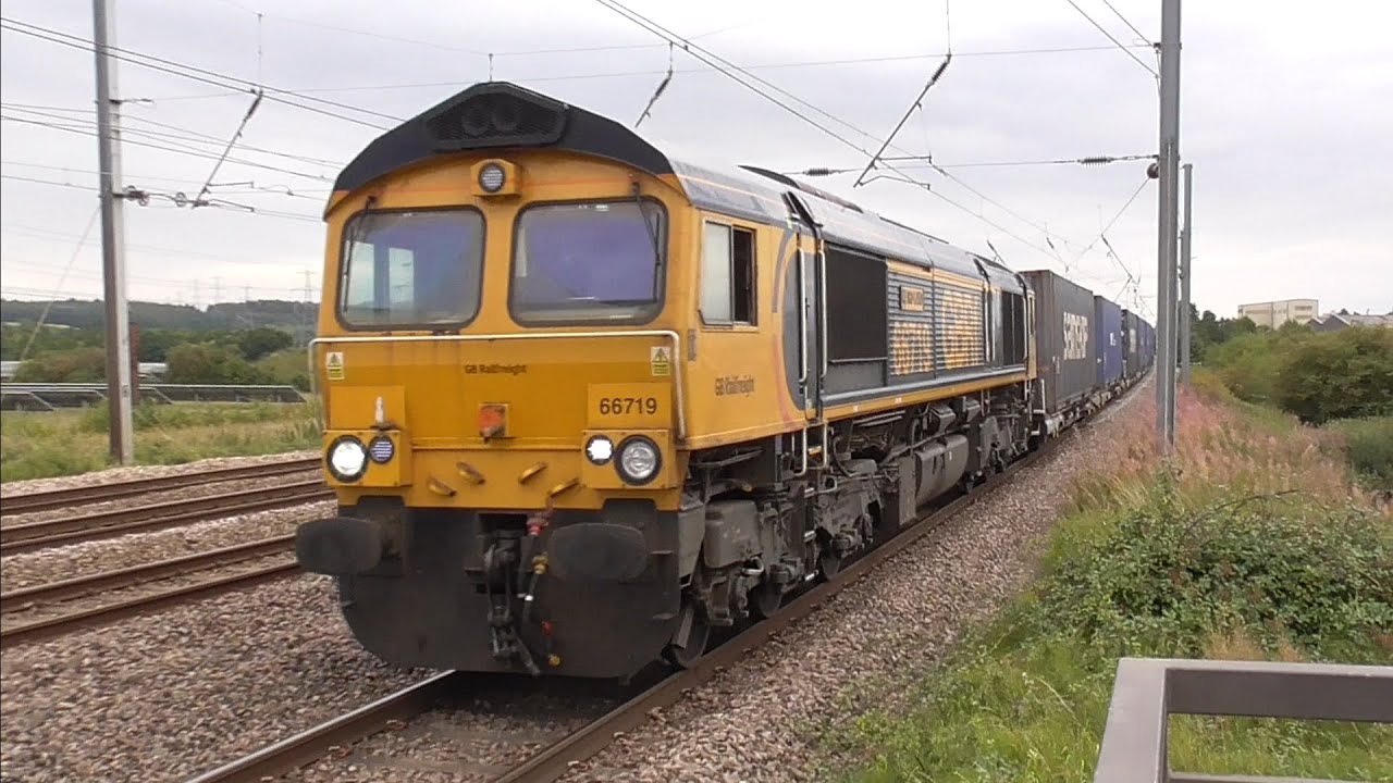 Trains at New Zealand Bridge Sandy, 29/08/2023. YouTube