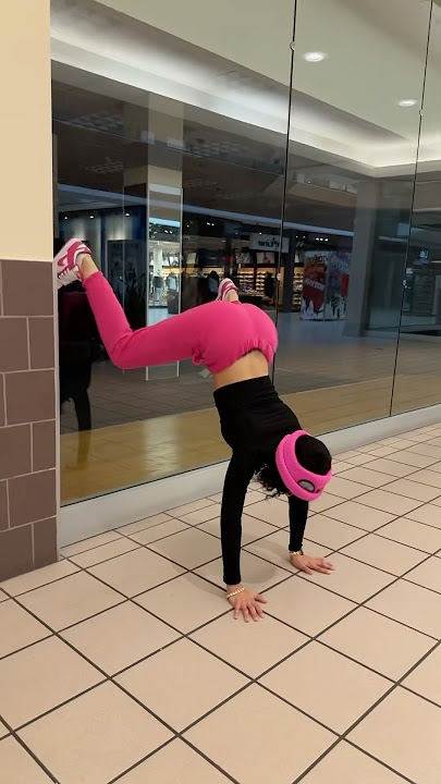 Ladies 💅🏼 & gentlemen 🎩