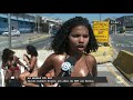 Meninas pegam sol em pista interditada do BRT