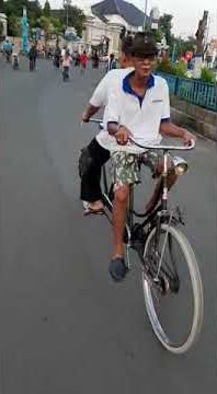 Story Whatsapp lucu #1 naik sepeda